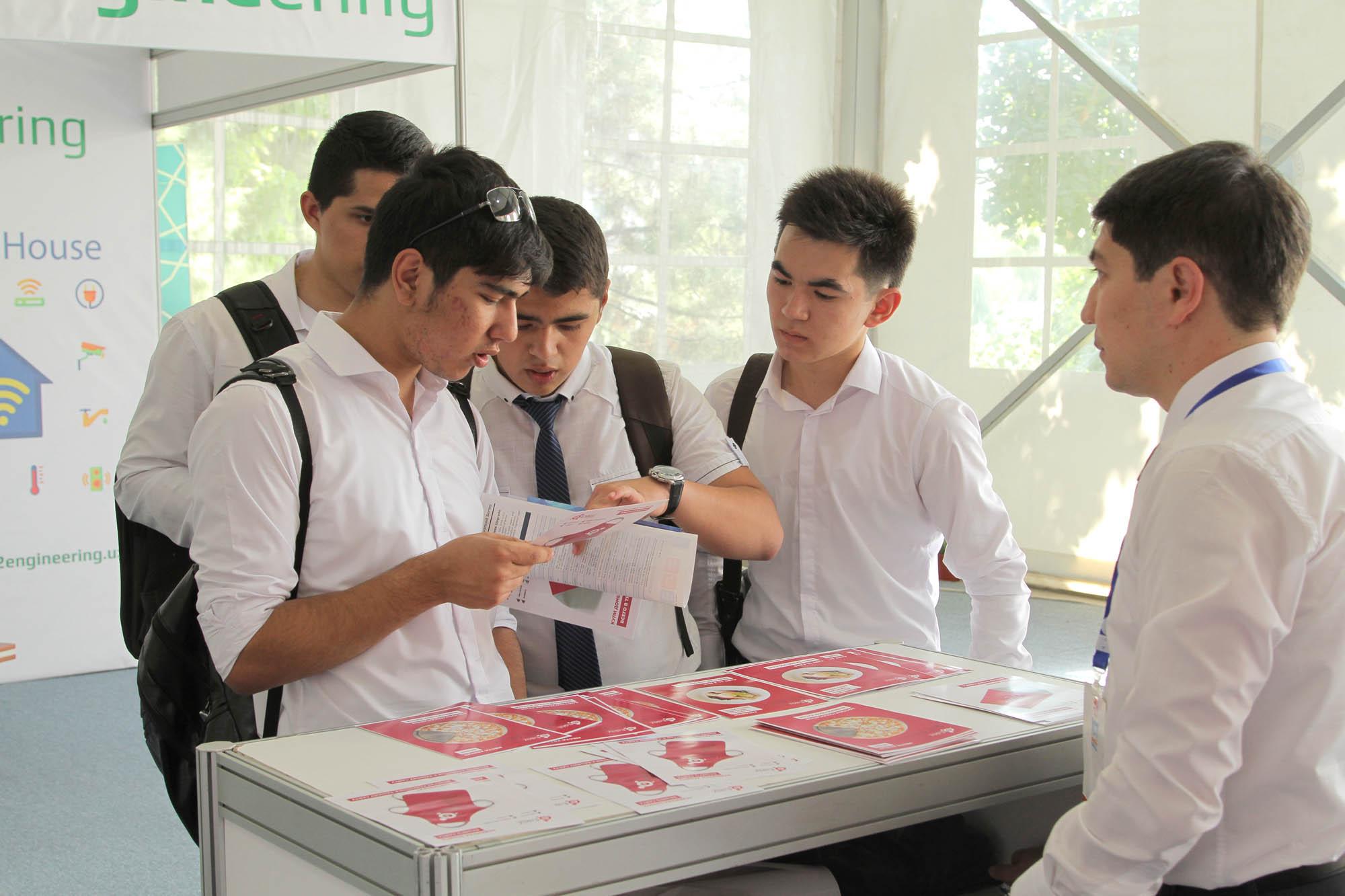 AKT haftaligi ko'rgazmasi